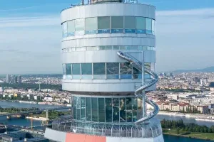 Restaurantbesuch im Donauturm Wien – Genuss mit 360°-Panorama