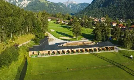 Golfkurs in Pertisau – Golfen lernen mit Blick auf den Achensee Bild 1