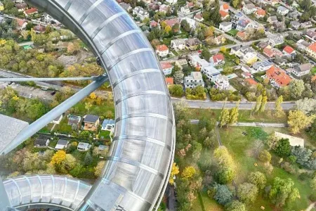 Donauturm Rutsche in Wien – Adrenalinkick über den Dächern Bild 1