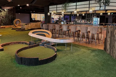 Minigolf in der Westfield SCS in Vösendorf Bild 2