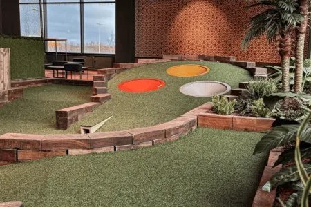 Minigolf in der Westfield SCS in Vösendorf Bild 3